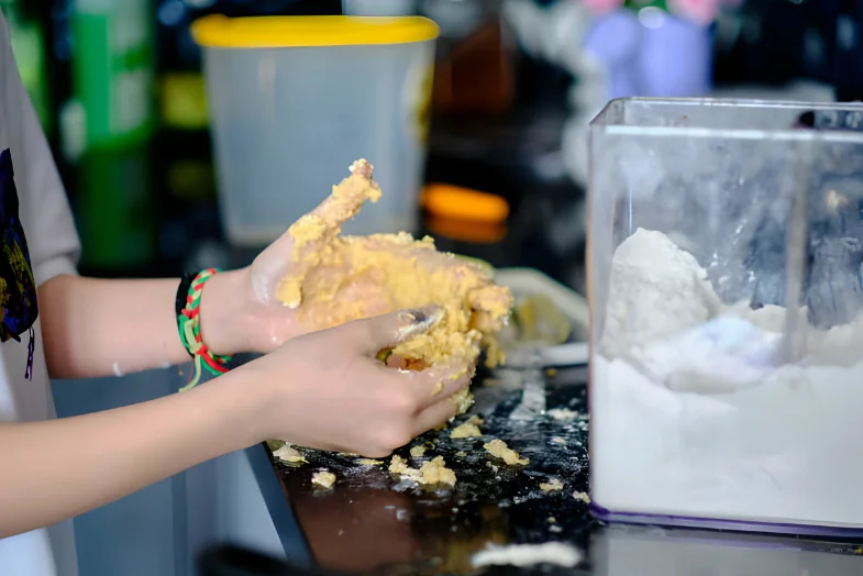 Preparation of fried chicken ice cream